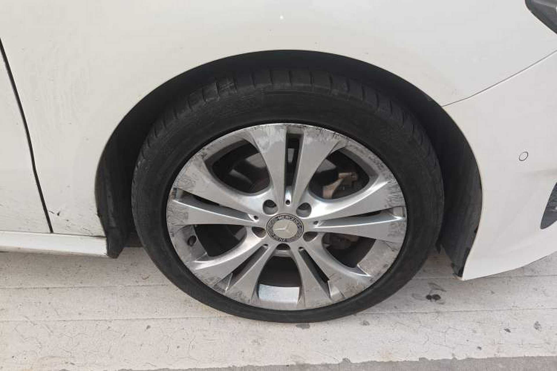 Used Mercedes-Benz B-Class 2015 B 200 Fashion Model Right Front Wheel Hub