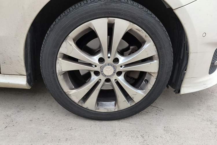 Used Mercedes-Benz B-Class 2015 B 200 Fashion Model Right Front Wheel Hub
