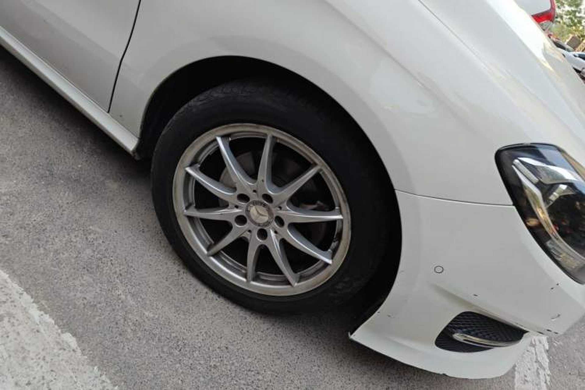 Used Mercedes-Benz B-Class 2015 B 200 Sport Edition Right Front Wheel Hub