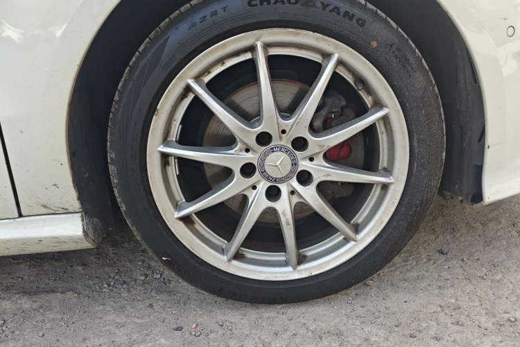 Used Mercedes-Benz B-Class 2015 B 200 Sport Edition Right Front Wheel Hub