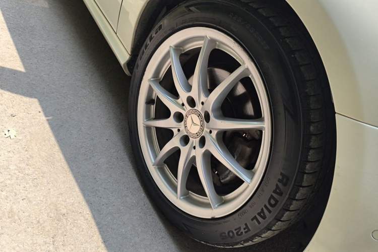 Used Mercedes-Benz B-Class 2015 B 200 Sport Edition Right Front Wheel Hub