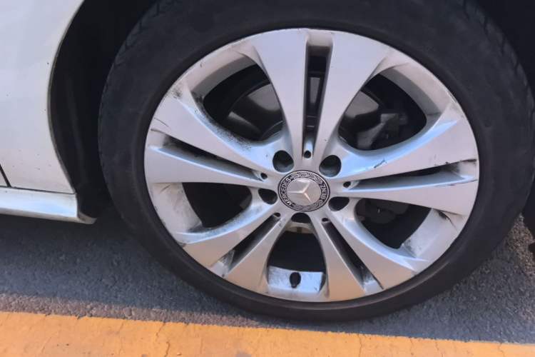 Used Mercedes-Benz B-Class 2015 B 200 Fashion Model Right Front Wheel Hub