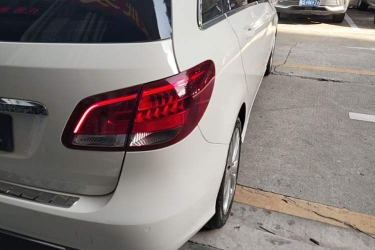 Used Mercedes-Benz B-Class 2015 B 200 Sport Edition Right Rear Taillight