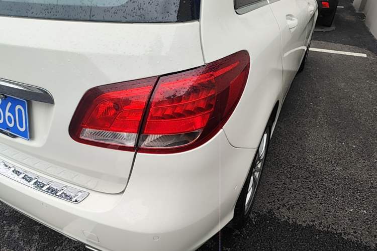 Used Mercedes-Benz B-Class 2015 B 200 Sport Edition Right Rear Taillight