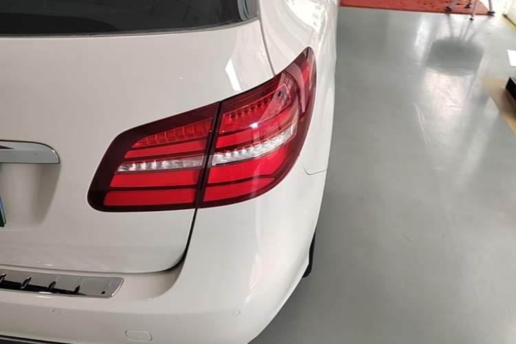 Used Mercedes-Benz B-Class 2015 B 200 Fashion Model Right Rear Taillight