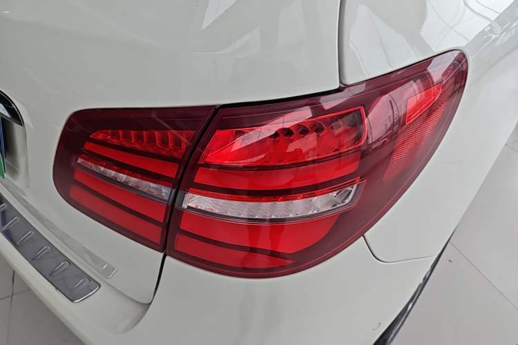 Used Mercedes-Benz B-Class 2015 B 200 Luxury Model Right Rear Taillight
