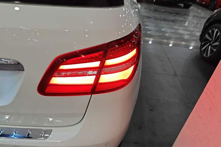Used Mercedes-Benz B-Class 2015 B 200 Fashion Model Right Rear Taillight
