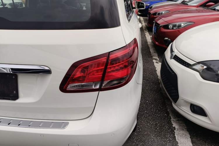 Used Mercedes-Benz B-Class 2015 B 200 Sport Edition Right Rear Taillight