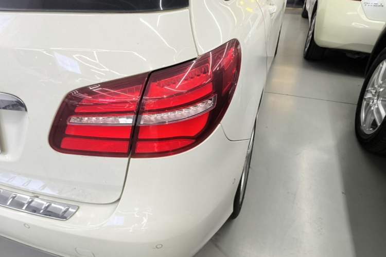 Used Mercedes-Benz B-Class 2015 B 200 Fashion Model Right Rear Taillight