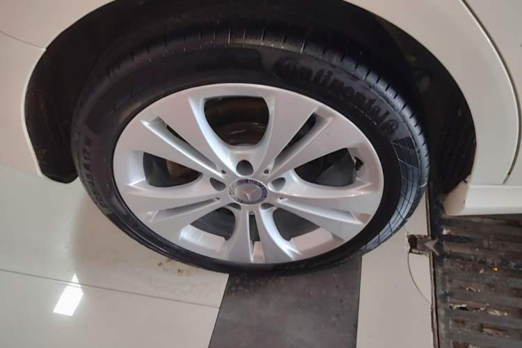 Used Mercedes-Benz B-Class 2015 B 200 Fashion Model Right Rear Wheel Hub