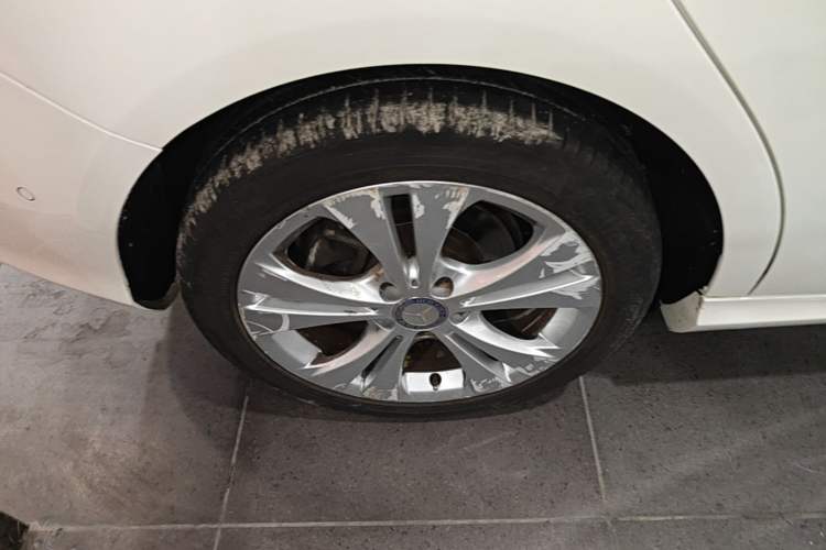 Used Mercedes-Benz B-Class 2015 B 200 Fashion Model Right Rear Wheel Hub