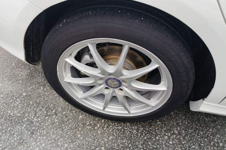 Used Mercedes-Benz B-Class 2015 B 200 Sport Edition Right Rear Wheel Hub