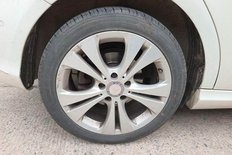 Used Mercedes-Benz B-Class 2015 B 200 Fashion Model Right Rear Wheel Hub