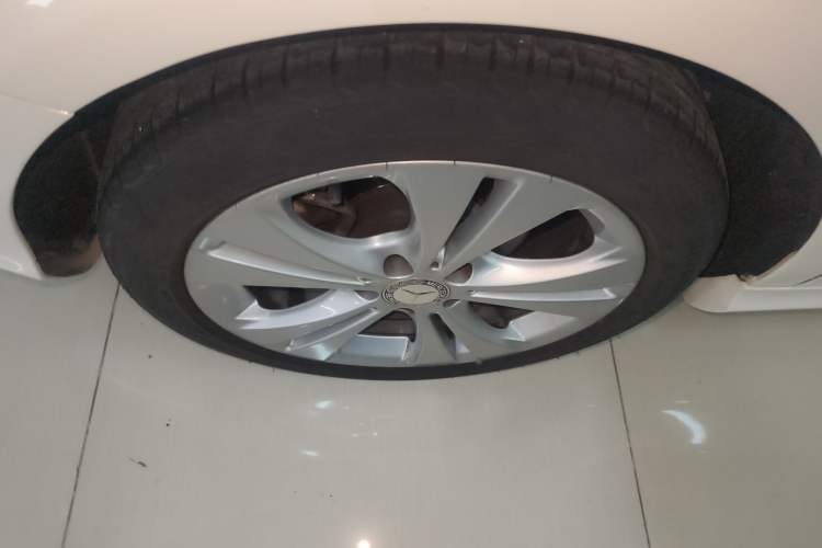 Used Mercedes-Benz B-Class 2015 B 200 Sport Edition Right Rear Wheel Hub