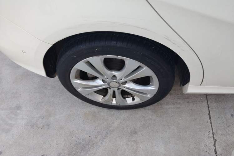 Used Mercedes-Benz B-Class 2015 B 200 Sport Edition Right Rear Wheel Hub