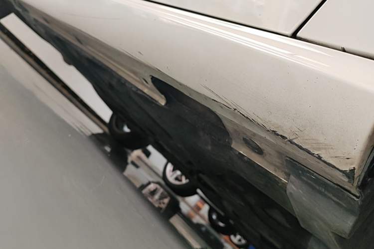 Used Mercedes-Benz B-Class 2015 B 200 Fashion Model Right Side Sill