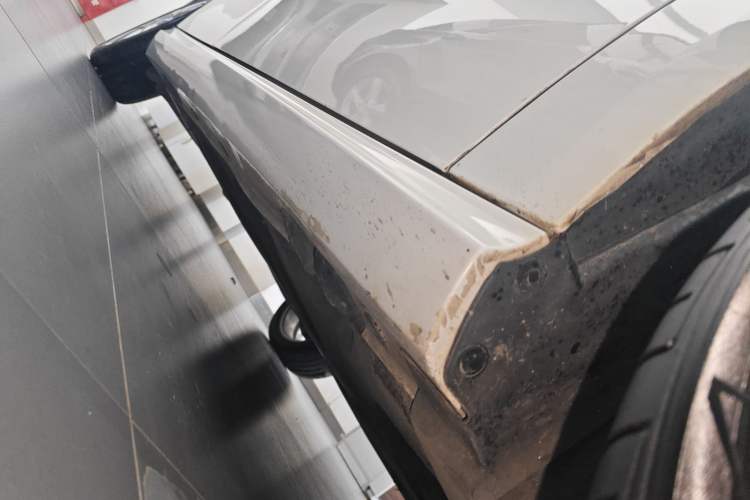 Used Mercedes-Benz B-Class 2015 B 200 Sport Edition Right Side Sill