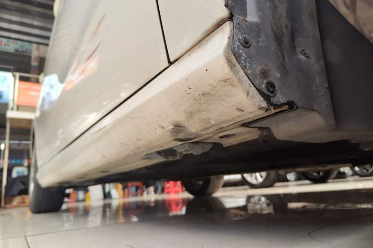 Used Mercedes-Benz B-Class 2015 B 200 Sport Edition Right Side Sill
