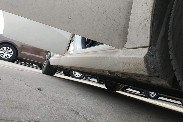 Used Mercedes-Benz B-Class 2015 B 200 Fashion Model Right Side Sill