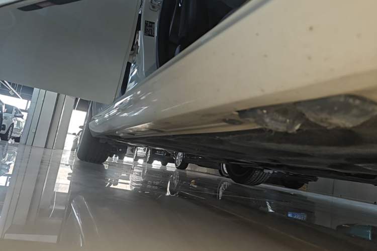 Used Mercedes-Benz B-Class 2015 B 200 Fashion Model Right Side Sill