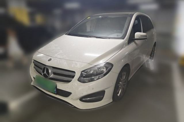 Ojetý Mercedes-Benz B-Class 2015 B 200 Sport Edition