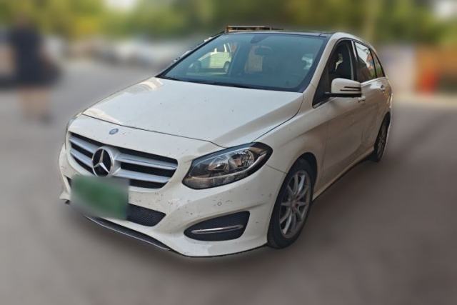 Ojetý Mercedes-Benz B-Class 2015 B 200 Sport Edition