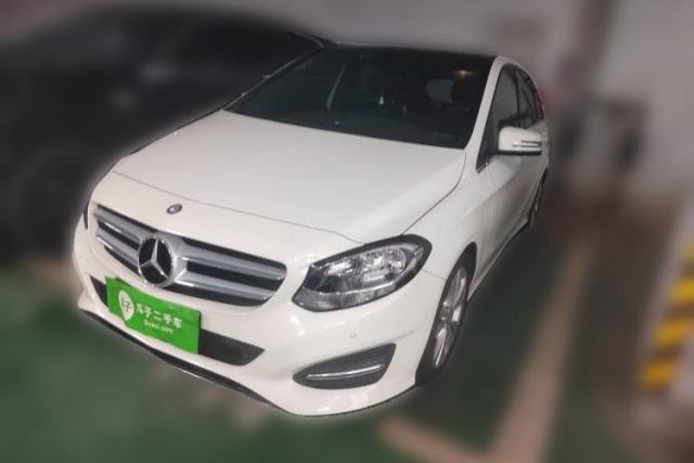 Ojetý Mercedes-Benz B-Class 2015 B 200 Sport Edition