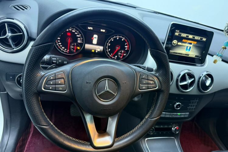 Used Mercedes-Benz B-Class 2015 B 200 Fashion Model Steering Wheel