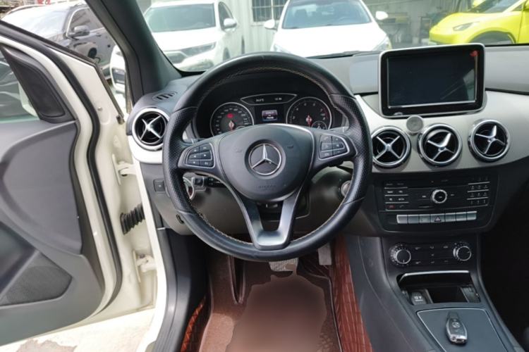Used Mercedes-Benz B-Class 2015 B 200 Sport Edition Steering Wheel