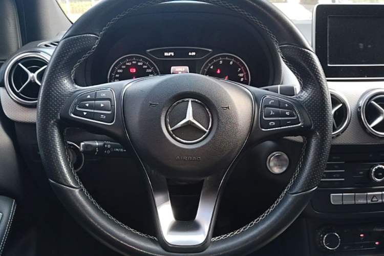 Used Mercedes-Benz B-Class 2015 B 200 Sport Edition Steering Wheel