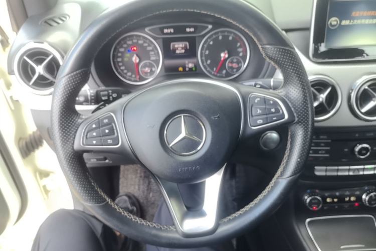 Used Mercedes-Benz B-Class 2015 B 200 Fashion Model Steering Wheel