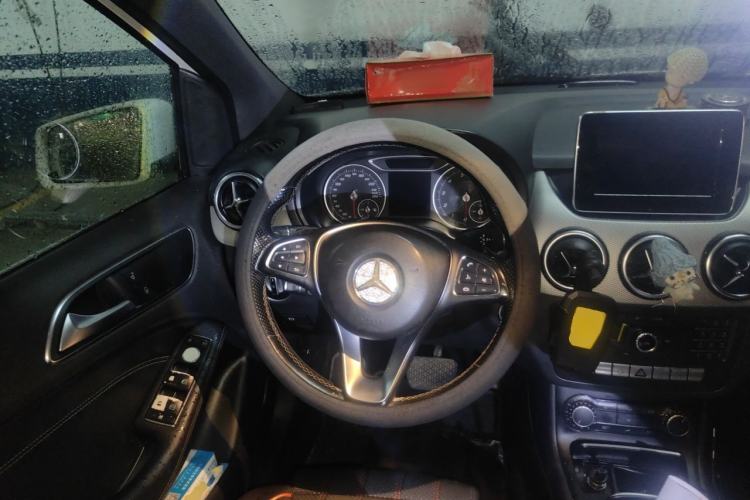 Used Mercedes-Benz B-Class 2015 B 200 Sport Edition Steering Wheel
