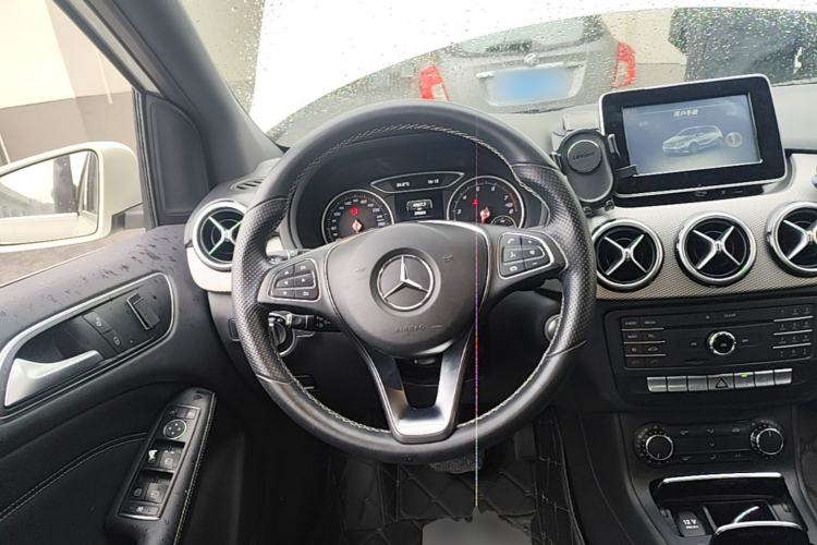 Used Mercedes-Benz B-Class 2015 B 200 Sport Edition Steering Wheel