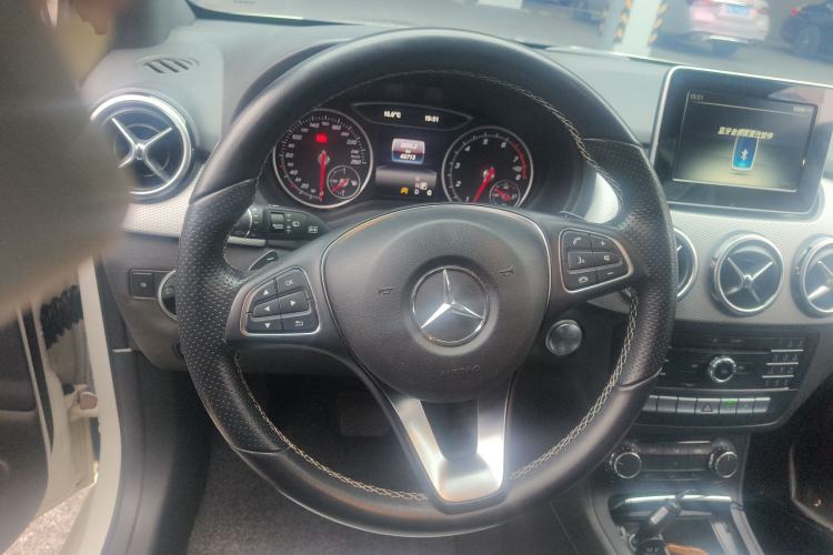 Used Mercedes-Benz B-Class 2015 B 200 Sport Edition Steering Wheel