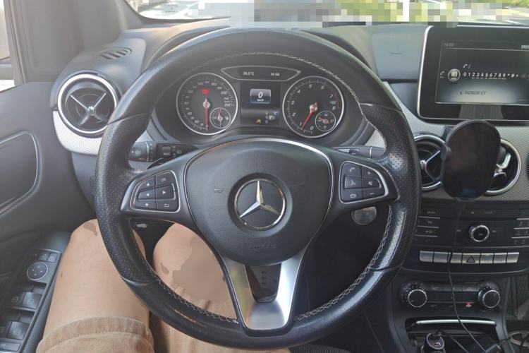 Used Mercedes-Benz B-Class 2015 B 200 Sport Edition Steering Wheel
