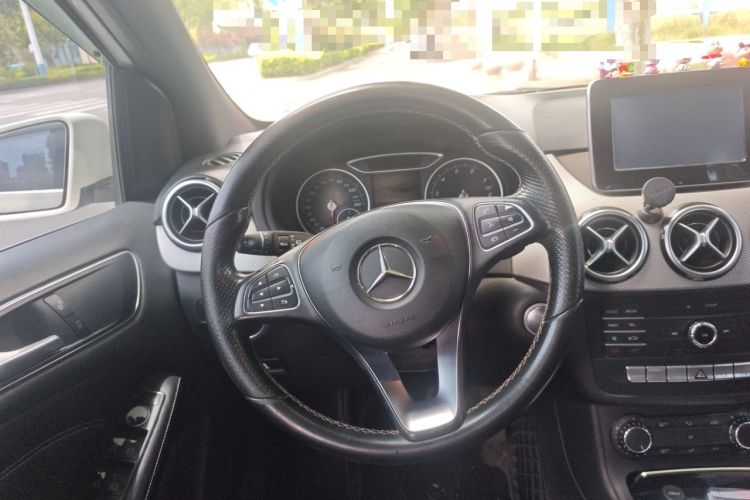 Used Mercedes-Benz B-Class 2015 B 200 Sport Edition Steering Wheel