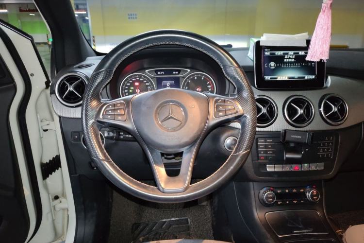 Used Mercedes-Benz B-Class 2015 B 200 Fashion Model Steering Wheel