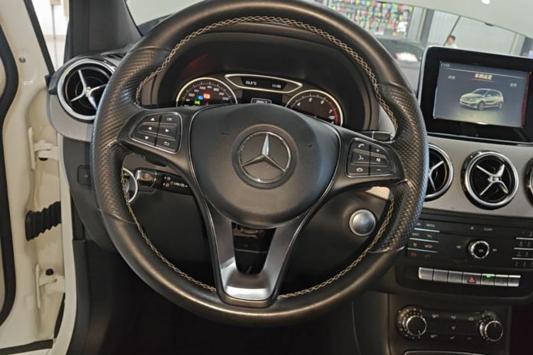 Used Mercedes-Benz B-Class 2015 B 200 Sport Edition Steering Wheel