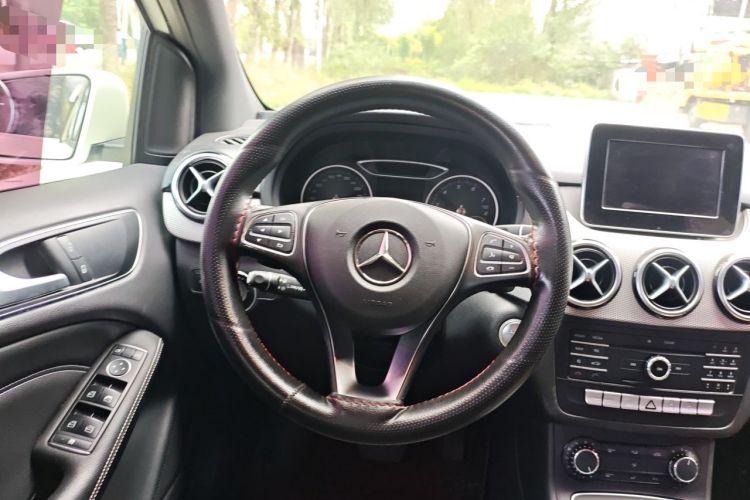 Used Mercedes-Benz B-Class 2015 B 200 Sport Edition Steering Wheel