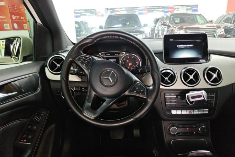 Used Mercedes-Benz B-Class 2015 B 200 Sport Edition Steering Wheel