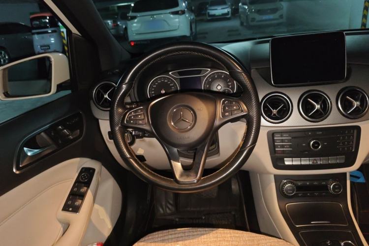 Used Mercedes-Benz B-Class 2015 B 200 Fashion Model Steering Wheel
