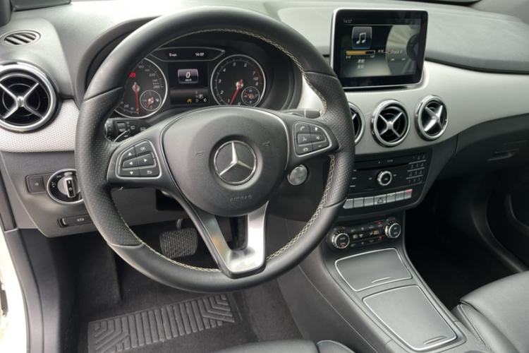 Used Mercedes-Benz B-Class 2015 B 200 Fashion Model Steering Wheel