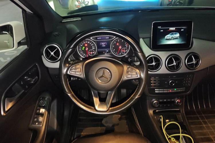 Used Mercedes-Benz B-Class 2015 B 200 Fashion Model Steering Wheel
