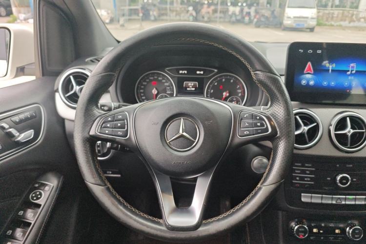 Used Mercedes-Benz B-Class 2015 B 200 Fashion Model Steering Wheel