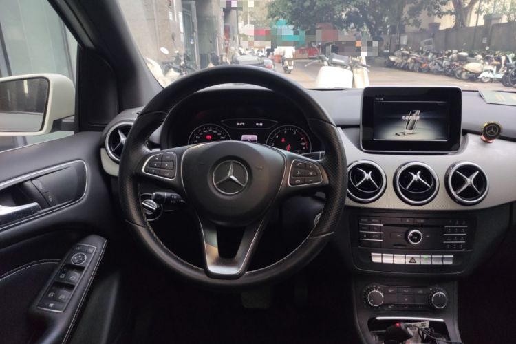 Used Mercedes-Benz B-Class 2015 B 200 Sport Edition Steering Wheel