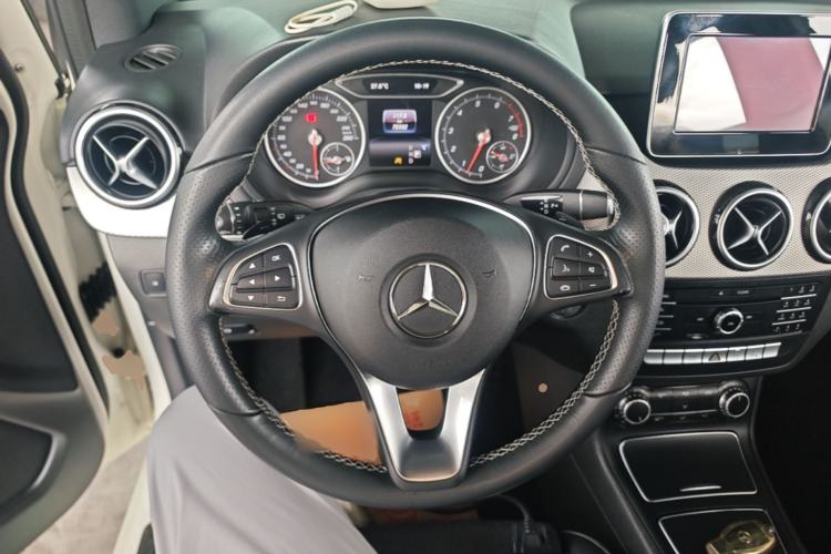 Used Mercedes-Benz B-Class 2015 B 200 Sport Edition Steering Wheel