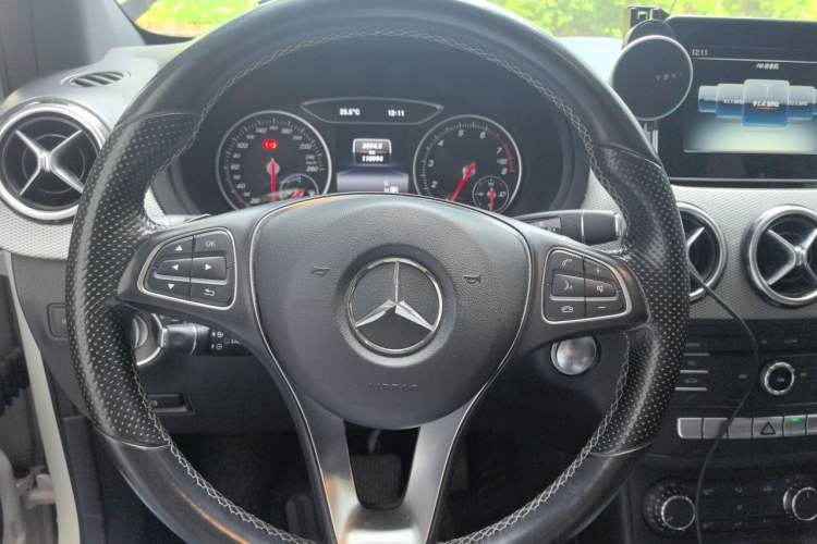 Used Mercedes-Benz B-Class 2015 B 200 Sport Edition Steering Wheel