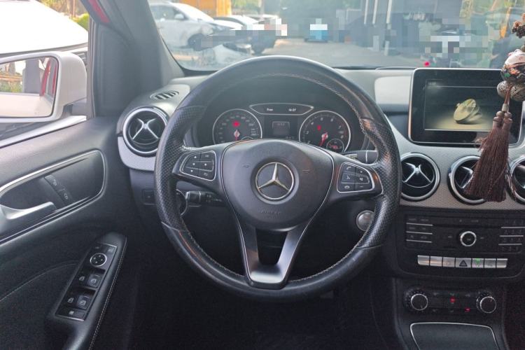Used Mercedes-Benz B-Class 2015 B 200 Sport Edition Steering Wheel