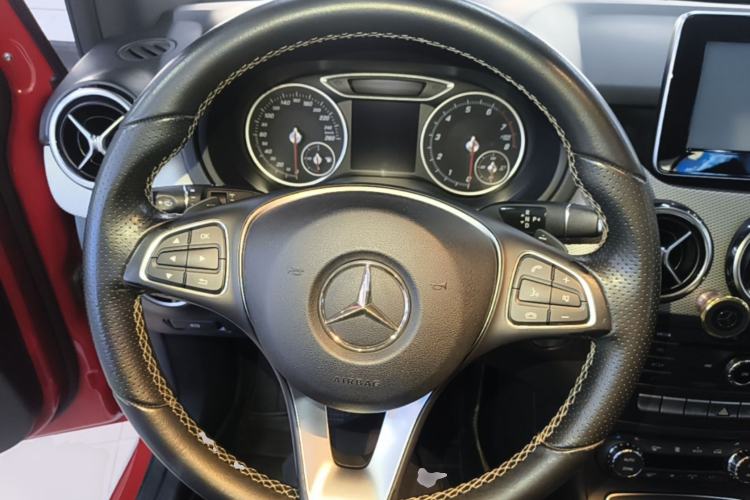 Used Mercedes-Benz B-Class 2015 B 200 Fashion Model Steering Wheel