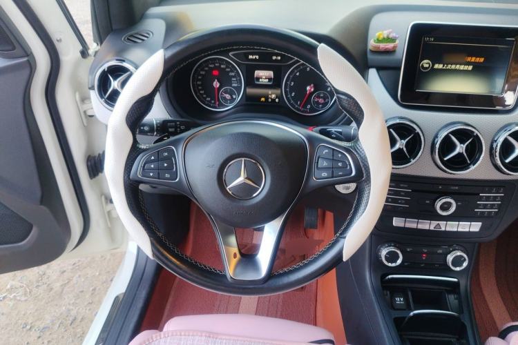 Used Mercedes-Benz B-Class 2015 B 200 Sport Edition Steering Wheel